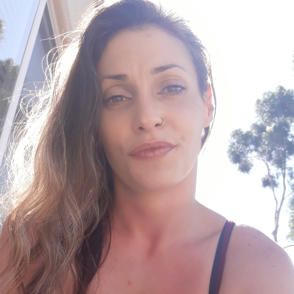 Meet your Posher, Karla - Picture 4 of 6